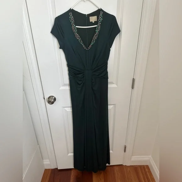 low black dresser Jenny Packham Nude & Gold Sequin Beaded Gown sz 4 l Michael's Luxury  Consignment – Michael's Consignment NYC main image 0